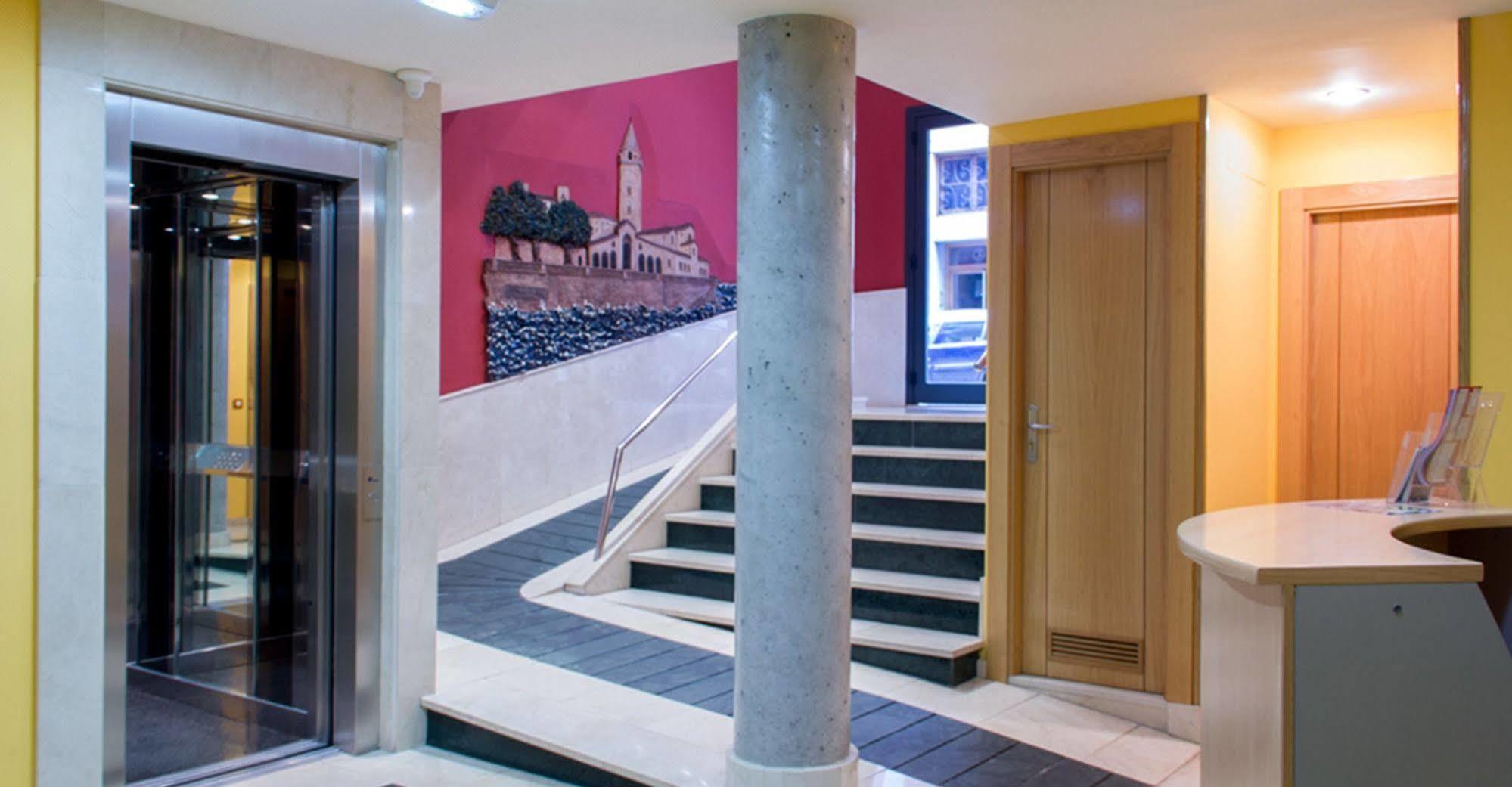 Apartamentos Cean Bermudez Хіхон Екстер'єр фото