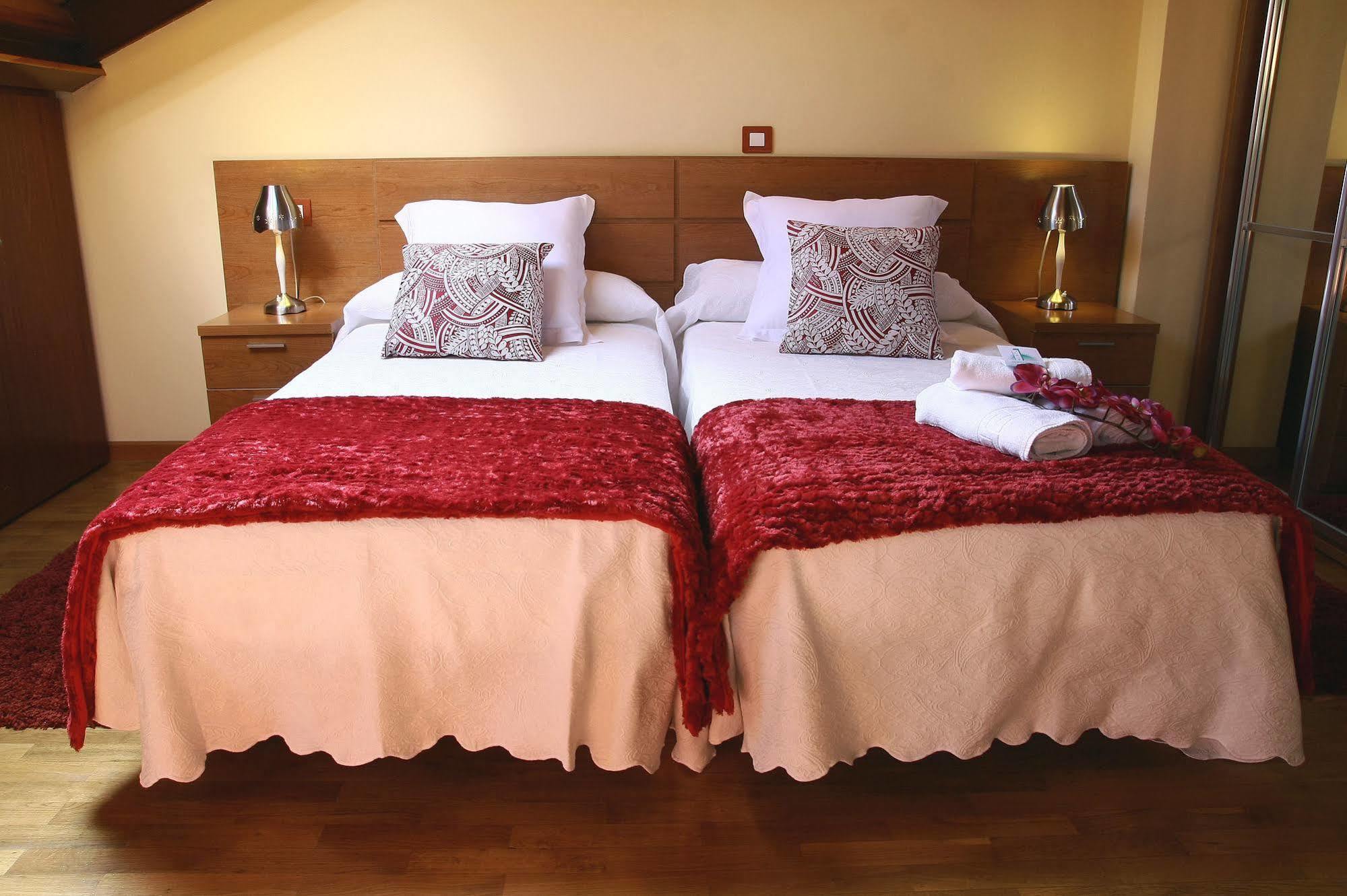 Apartamentos Cean Bermudez Хіхон Екстер'єр фото
